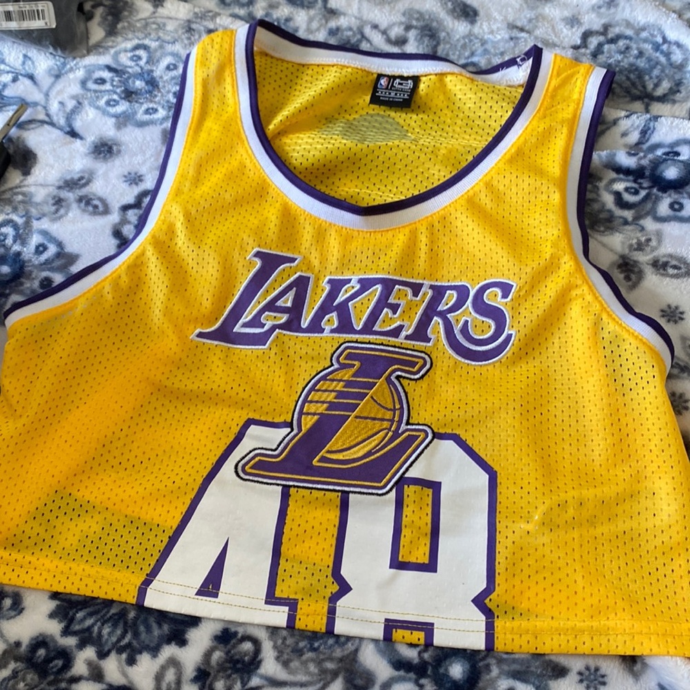 LAKERS jersey cropped